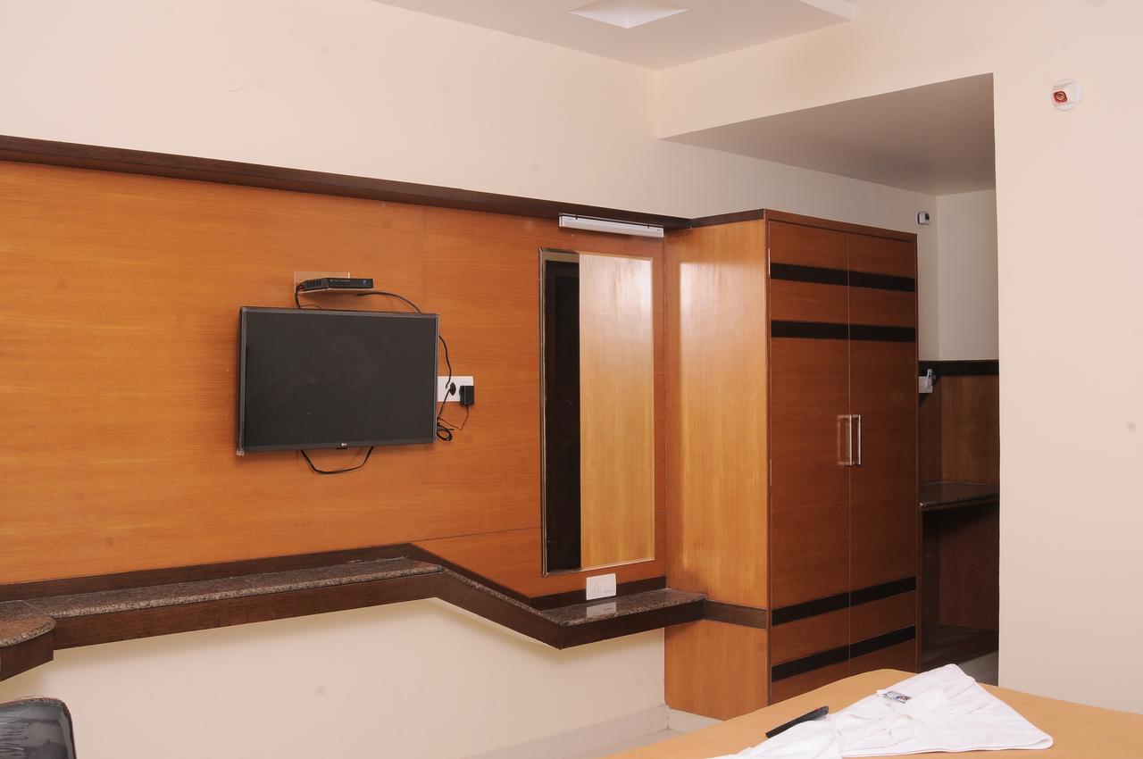 Hlv Grand Inn بنغالور المظهر الخارجي الصورة